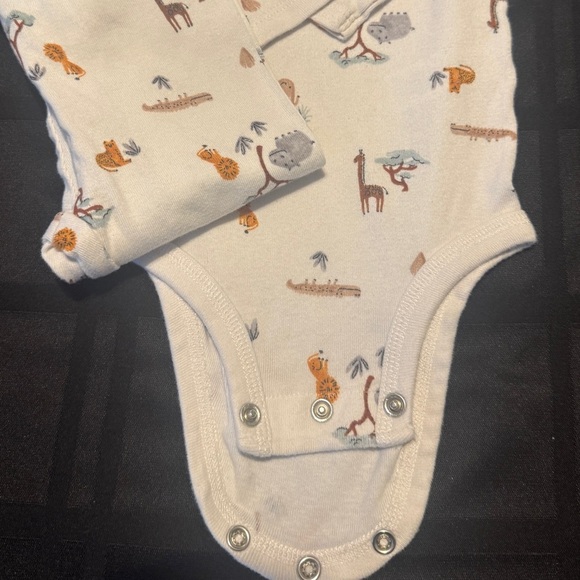 Carters Animal Print Kids 2 Piece Set Size 9 months - Picture 7 of 7